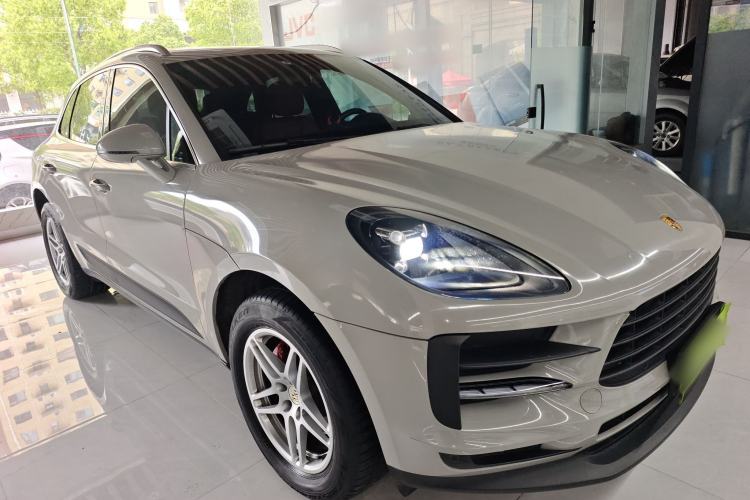 Used Porsche Macan 2021 Macan 2.0T Front Right 45 Deg