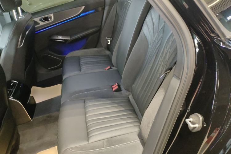 Used Hongqi H9 2024 2.0T Qixiang Private Style Edition Interior 4