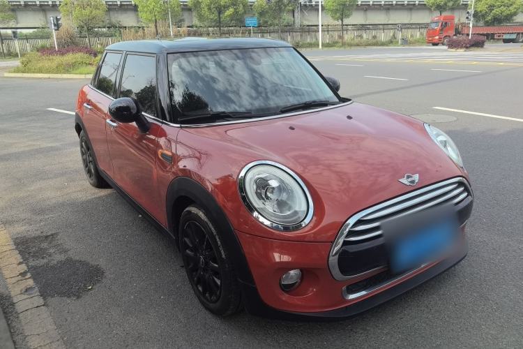 Used MINI 2016 1.5T COOPER Five-Door Edition Front Right 45 Deg