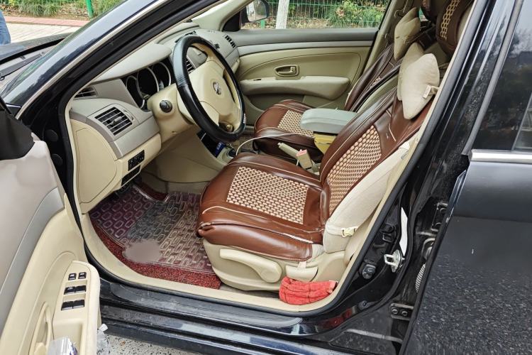 Used Nissan Sylphy 2016 Classic 1.6XE Automatic Comfort Edition Interior 3