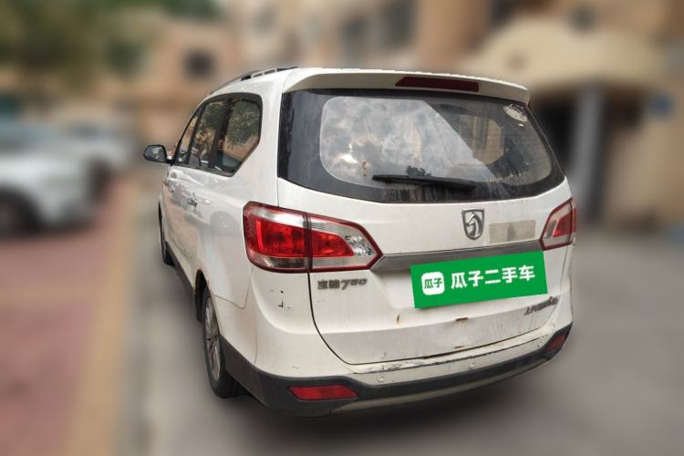 Used Baojun 730 2014 1.5L manual luxury trim 7 seats