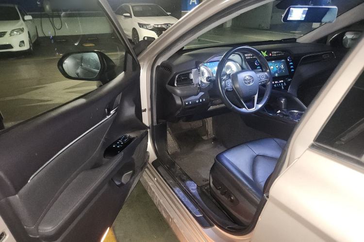 Used Toyota Camry 2019 2.5G Luxury Edition China VI Standard