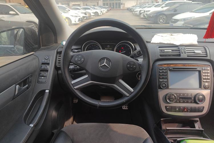 Used Mercedes-Benz R-Class 2014 R 320 4MATIC Business Model