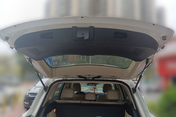 Used Zotye Domy X5 2017 Platinum Edition 1.5T Manual Luxury Model Trunk