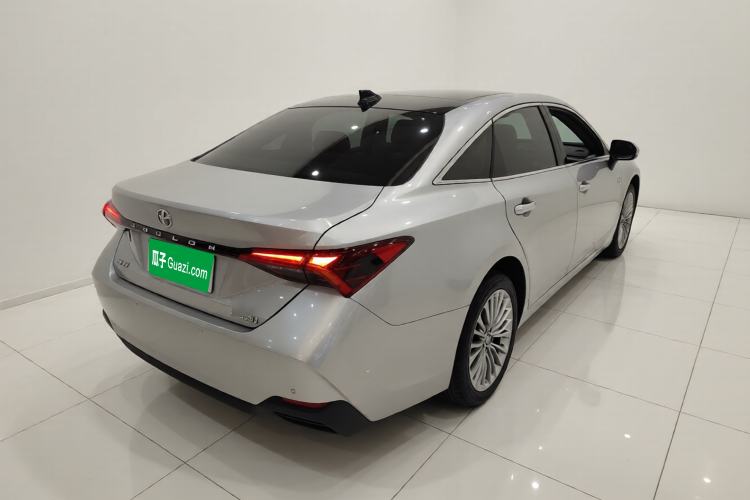 Used Toyota Avalon 2019 Dual-Engine 2.5L XLE Prestige Version China VI Standard