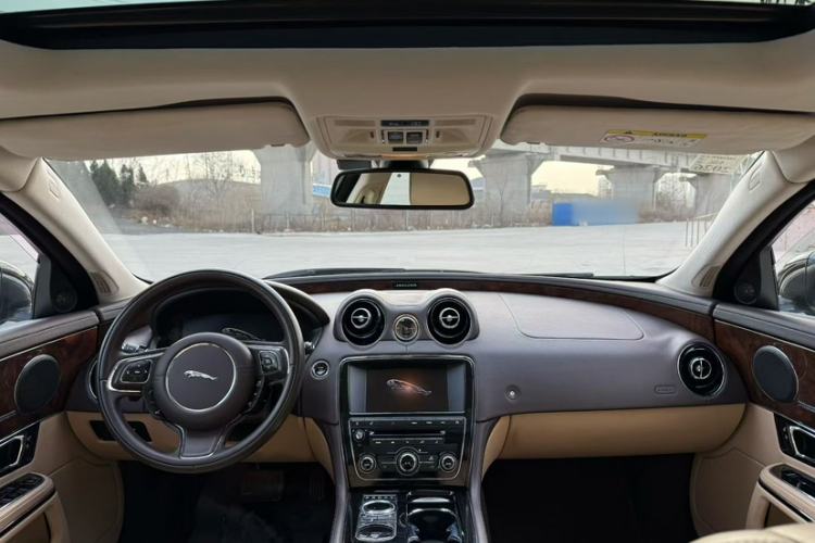 Used Jaguar XJ 2014 XJL 3.0 SC Two-Wheel-Drive Panoramic Business Edition