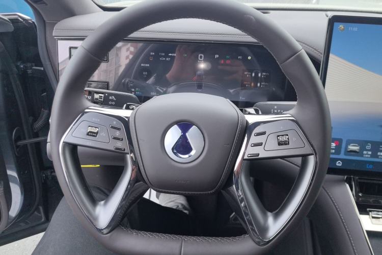 Used Denza Z9 2024 1100 km Four-Wheel Drive Max Version
