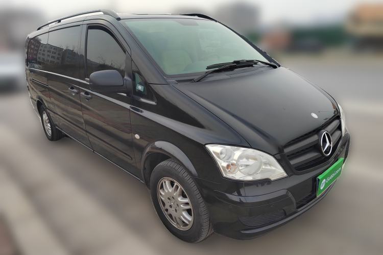 Used Mercedes-Benz Vito 2011 2.5L 7-seater executive version Front Right 45 Deg