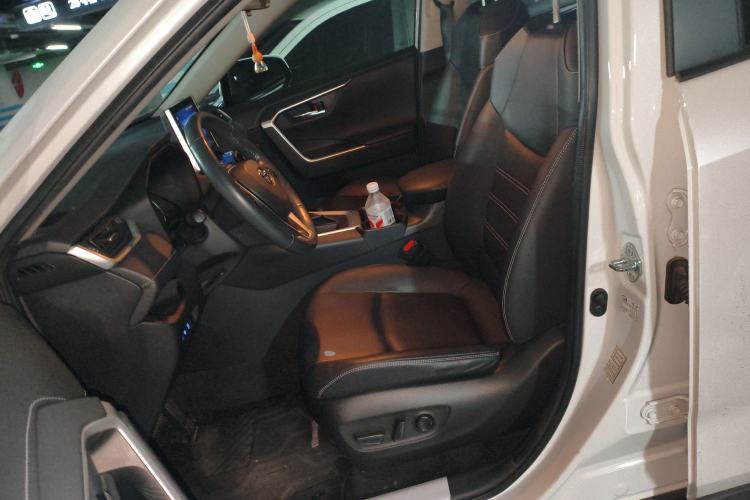 Used Toyota RAV4 2021 2.0L CVT Two-Wheel Drive Fashion PLUS Edition
