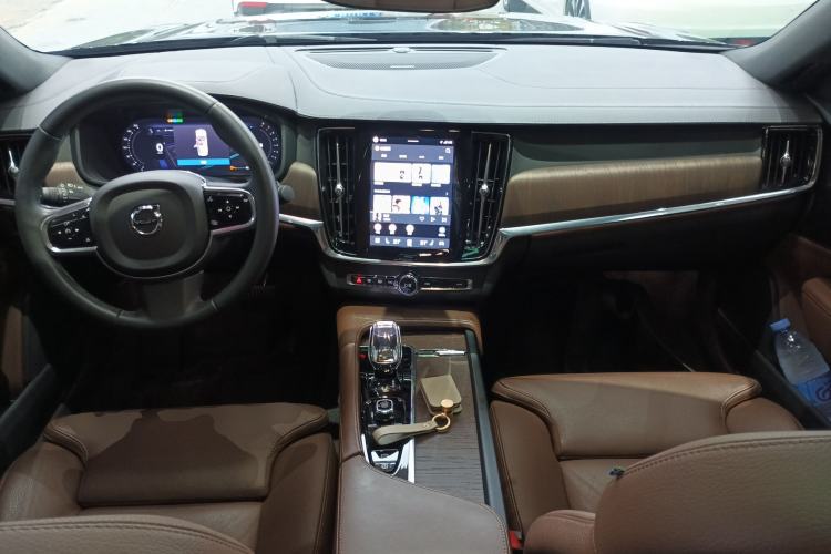 Used Volvo S90 2023 B5 Zhiyuan Luxury Edition
