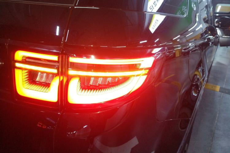 Used Land Rover Discovery Sport 2022 Revised Version 249 PS R-Dynamic S Performance Edition 5 Seats Exterior 3