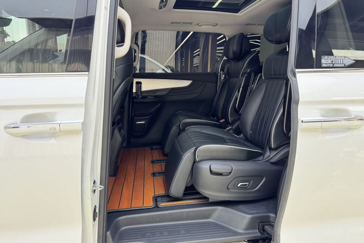 Used Roewe iMAX8 2021 400TGI Flagship Edition
