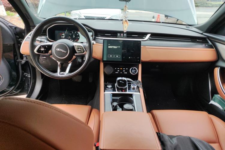 Used Jaguar XFL 2022 XFL 2.0T P250 Two-Wheel-Drive Elite Sport Edition Center Console