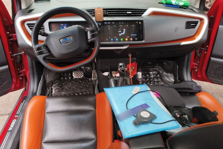 Used Geely Auto Vision X1 2017 1.3L Automatic Player Edition Center Console