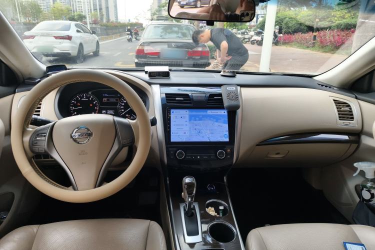 Used Nissan Teana 2013 2.0L XL Comfort Edition Center Console