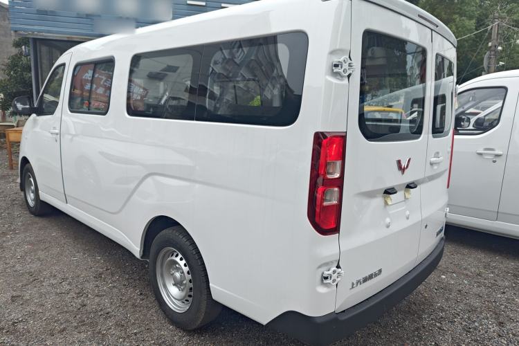 Used Wuling Yangguang 2025 Model 310KM Bus Edition—Customized by CATL