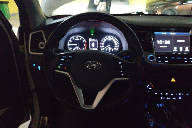 Used Hyundai Tucson 2015 1.6T Dual-Clutch Two-Wheel-Drive Smart Model Steering Wheel