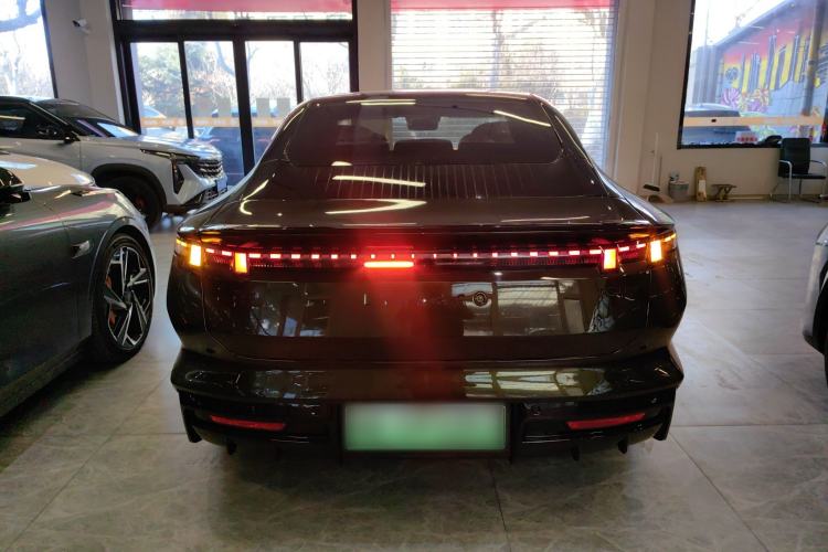 Used Lynk & Co Lynk & Co 10 EM-P 2025 Model 240 All-Wheel Drive Ultra—Sport Edition