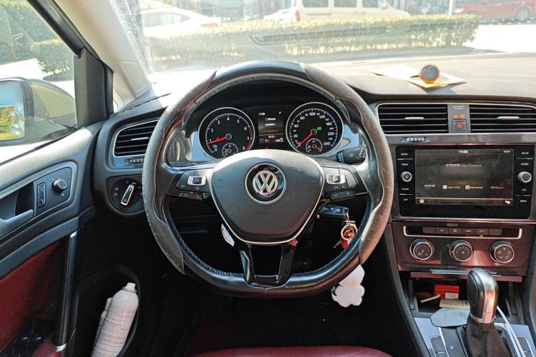 Used Volkswagen Golf 2019 1.8TSI Travel Edition