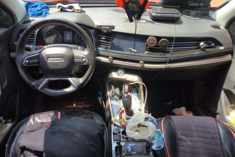 Used Haval H6 2019 1.5 GDIT Automatic Champion Edition China VI Standard Center Console