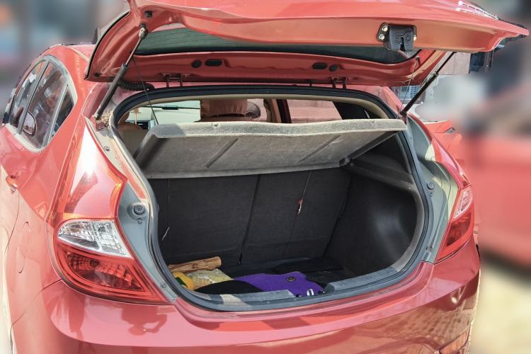 Used Hyundai Verna (older generation) 2011 Hatchback 1.4L Automatic Luxury GLS Model Trunk