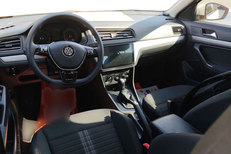 Used Volkswagen Lavida 2019 Lavida Start 1.5L Automatic Trendy Version China VI Standard Center Console