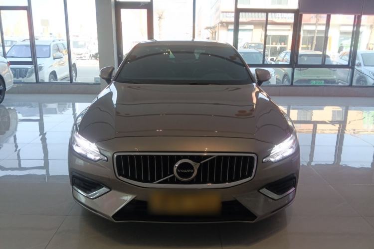 Used Volvo S60 2021 T4 Zhiyi Luxury Edition

