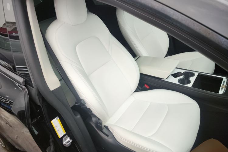 Used Tesla Model Y 2021 Standard Range Rear-Wheel Drive Version Right Front Seat