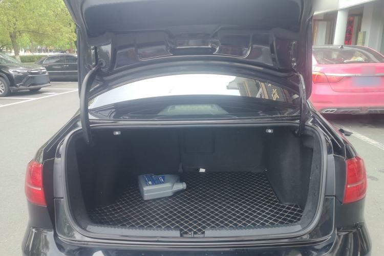 Used Volkswagen Sagitar 2015 1.6L Automatic Comfort Model Trunk