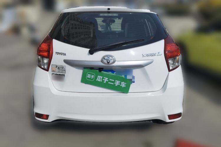 Used Toyota YARiS L Zhi Xuan 2015 1.5E Automatic Charm Edition
