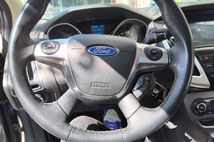 Used Ford Focus 2012 Sedan 1.6L Automatic Fashion Edition
