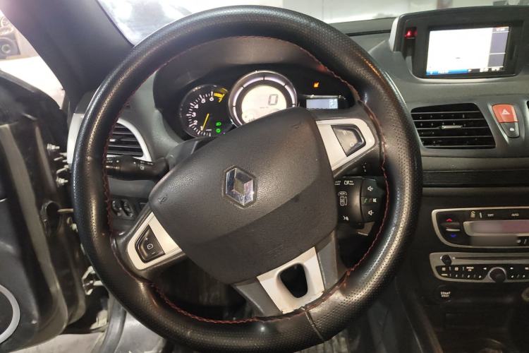 Used Renault Megane 2011 CC 2.0 Fashion Navigation Edition Steering Wheel