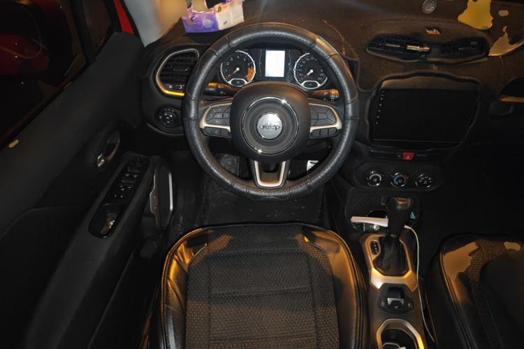 Used Jeep Renegade 2017 180T Automatic High-Energy Version Steering Wheel