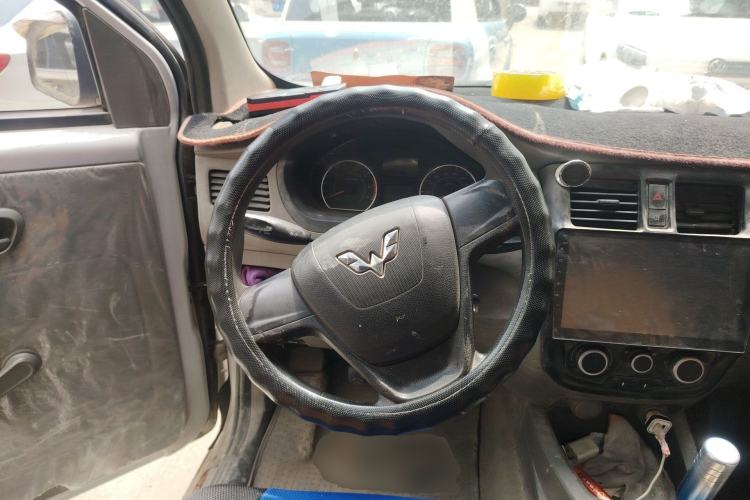 Used Wuling Rongguang V 2016 1.2L Practical Version
