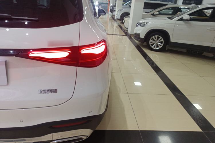 Used Mercedes-Benz GLC 2023 Facelift GLC 260 L 4MATIC Dynamic Version 5 Seats
