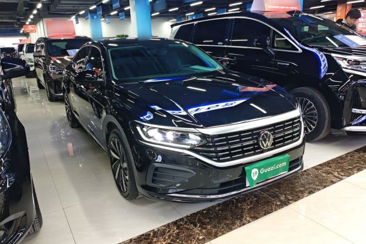 Used Volkswagen Passat 2024 330TSI Elite Edition Front Right 45 Deg