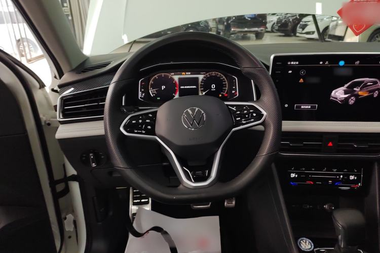 Used Volkswagen Tiguan L 2023 330TSI Automatic Two-Wheel Drive R-Line Enjoyment Edition
