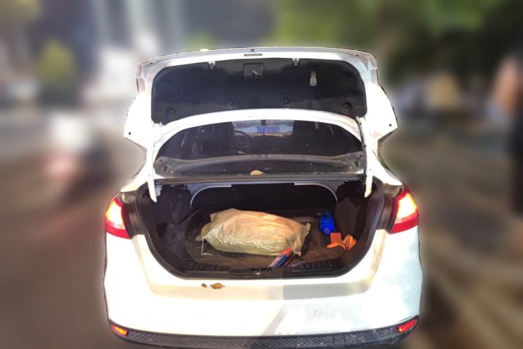 Used Ford Focus 2015 Sedan 1.6L Manual Fashion Edition