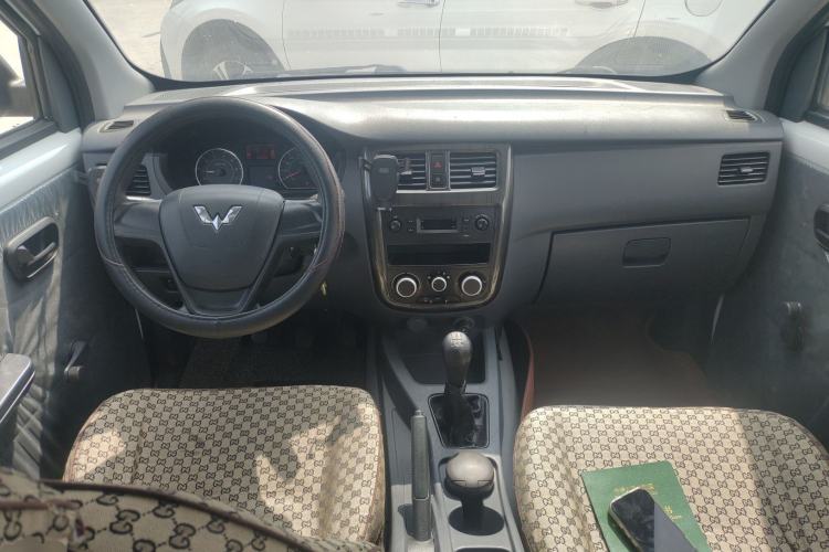 Used Wuling Rongguang V 2016 1.2L Practical Model Non-Power-Assisted
