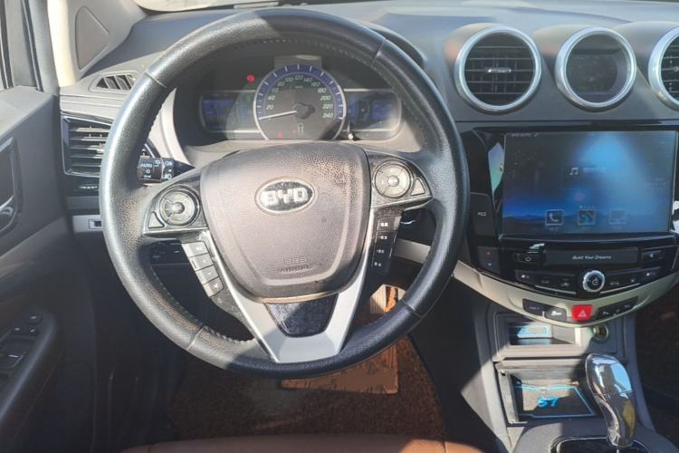 Used BYD S7 2015 2.0T Upgraded Automatic Luxury Version