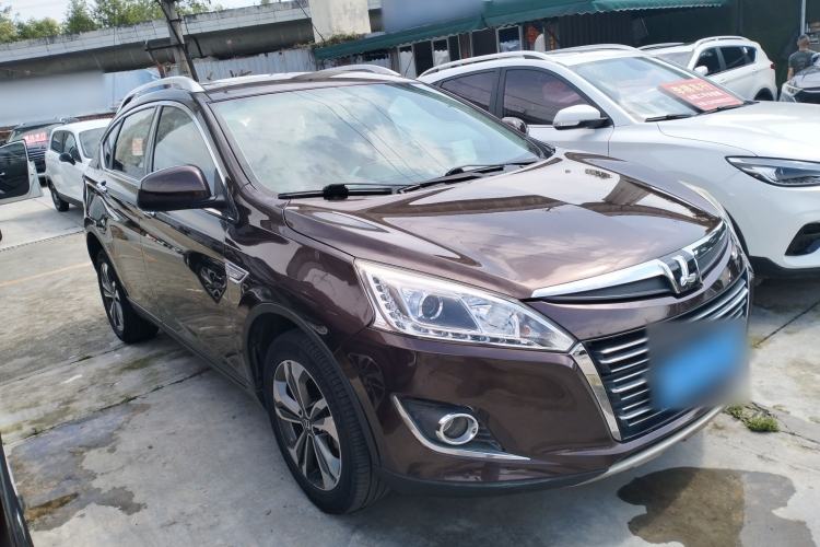 Used Luxgen U6 SUV 2015 1.8T Fashion Edition Front Right 45 Deg