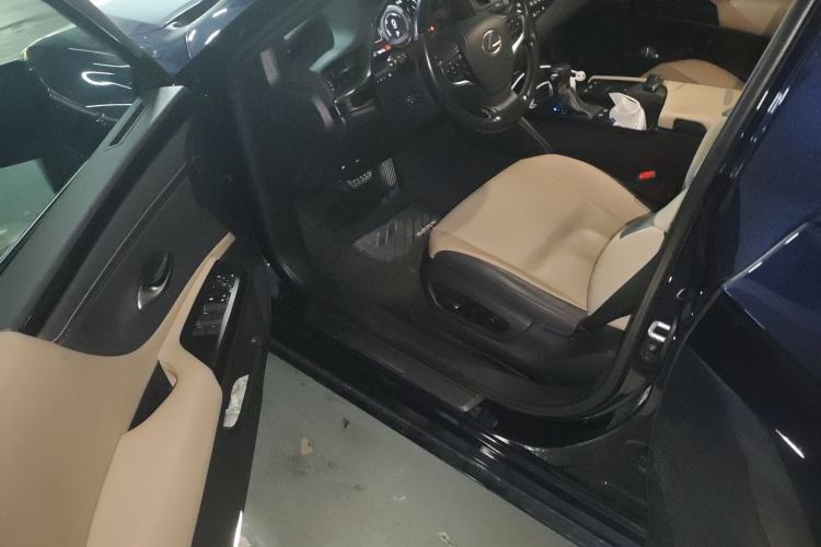 Used Lexus ES 2018 300h Premier Edition China VI Standard
