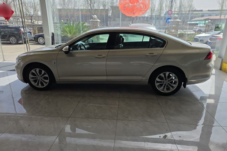 Used Volkswagen Magotan 2018 Facelift 330TSI DSG Luxury Model
