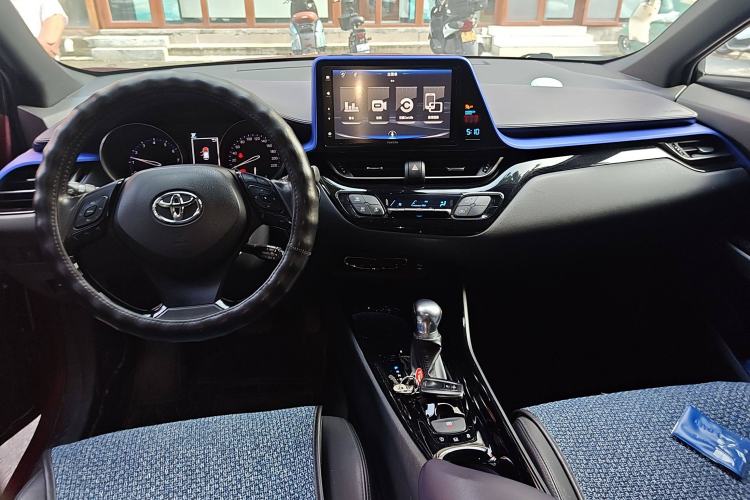 Used Toyota IZOA 2020 2.0L Yichi Version
