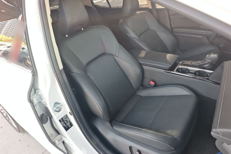 Used Toyota Camry 2024 Dual-Motor 2.0 HGVP Luxury Edition
