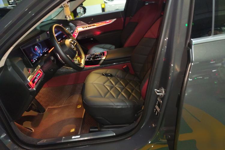 Used BMW 7 Series 2023 735Li Luxury Package
