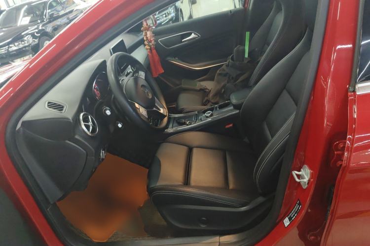 Used Mercedes-Benz GLA 2016 GLA 200 Sport Edition Left Front Seat