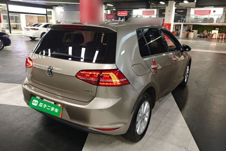 Used Volkswagen Golf 2016 1.6L Automatic Fashion Model
