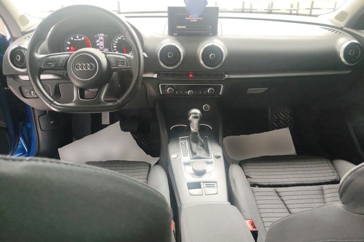Used Audi A3 2019 Limousine 35 TFSI Sporty Version China VI Center Console