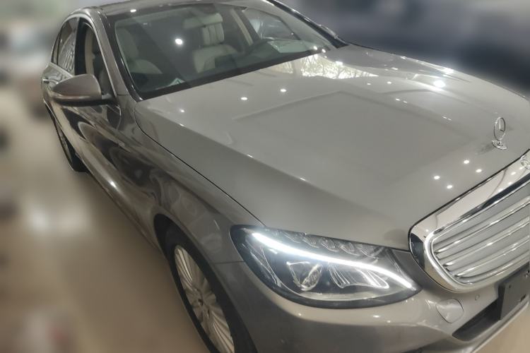 Used Mercedes-Benz C-Class 2015 C 200 L Front Right 45 Deg